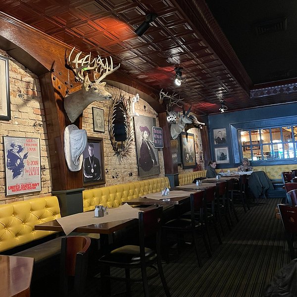 Explore the best cozy dining spots in Rochester, Michigan, perfect for a relaxing evening.